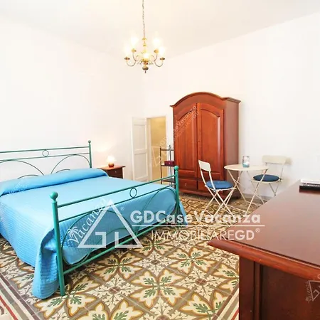 Gd Case -castello Aragonese- Apartament *